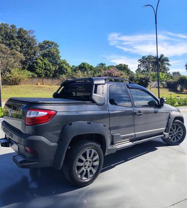 FIAT STRADA 1.8 MPI ADVENTURE CD 16V FLEX 3P MANUAL FIAT STRADA 1.8 MPI ADVENTURE CD 16V FLEX 3P MANUAL